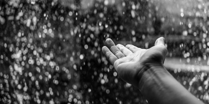 MrArchibaldPE's tweet photo. @ComelyParkPS @Comely_P5 H Looks like Orienteering might be a little wet today. Please dress for the weather. I’ve got my waterproofs looked out, you should too. #orienteering #rain #hail #shine https://t.co/lTQDZ1AVFQ