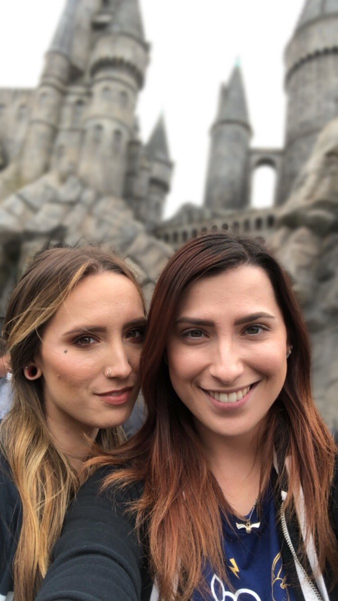 ashtellezjensen's tweet photo. Why does it look like I’m creepin’ on @katiedtellez and possibly smelling her hair...? Like it was supposed to be a cute sister photo and I made it hella weird on accident. #sistergoals #whyamiweird #hogwarts https://t.co/0ENC5k1yO3