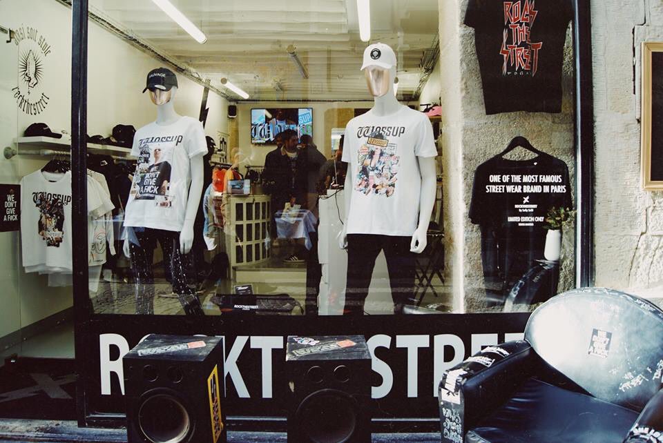 La 1ère collection de Tshirts #WOSSUP est toujours disponible à la boutique ROCK THE STREET, 46 rue Tiquetonne 75002, et également sur wossup.fr !