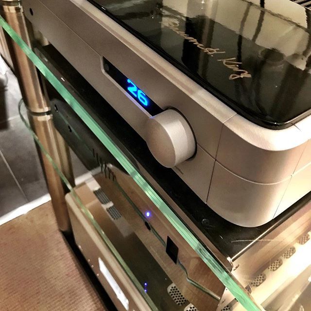 AudioVenue's tweet photo. This is a pleasant surprise, trying out the PS Audio BHK Pre-amplifier in our ref system. #audioquest #luxury #niagara7000 #psaudio #bhkpre #bascomking #preamp #luxman #m900 #luxmanm900 #preamplifier #referencehifi #mainsfilter #bcdengineering #aud… https://t.co/b9BbsEq9vj https://t.co/2ytd4Kwx2e