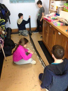 OSchool4's tweet photo. #sch4STEM Rollercoaster design continues in grade 4! https://t.co/Cy5SNgf3p9
