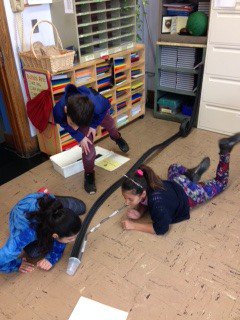 OSchool4's tweet photo. #sch4STEM Rollercoaster design continues in grade 4! https://t.co/Cy5SNgf3p9