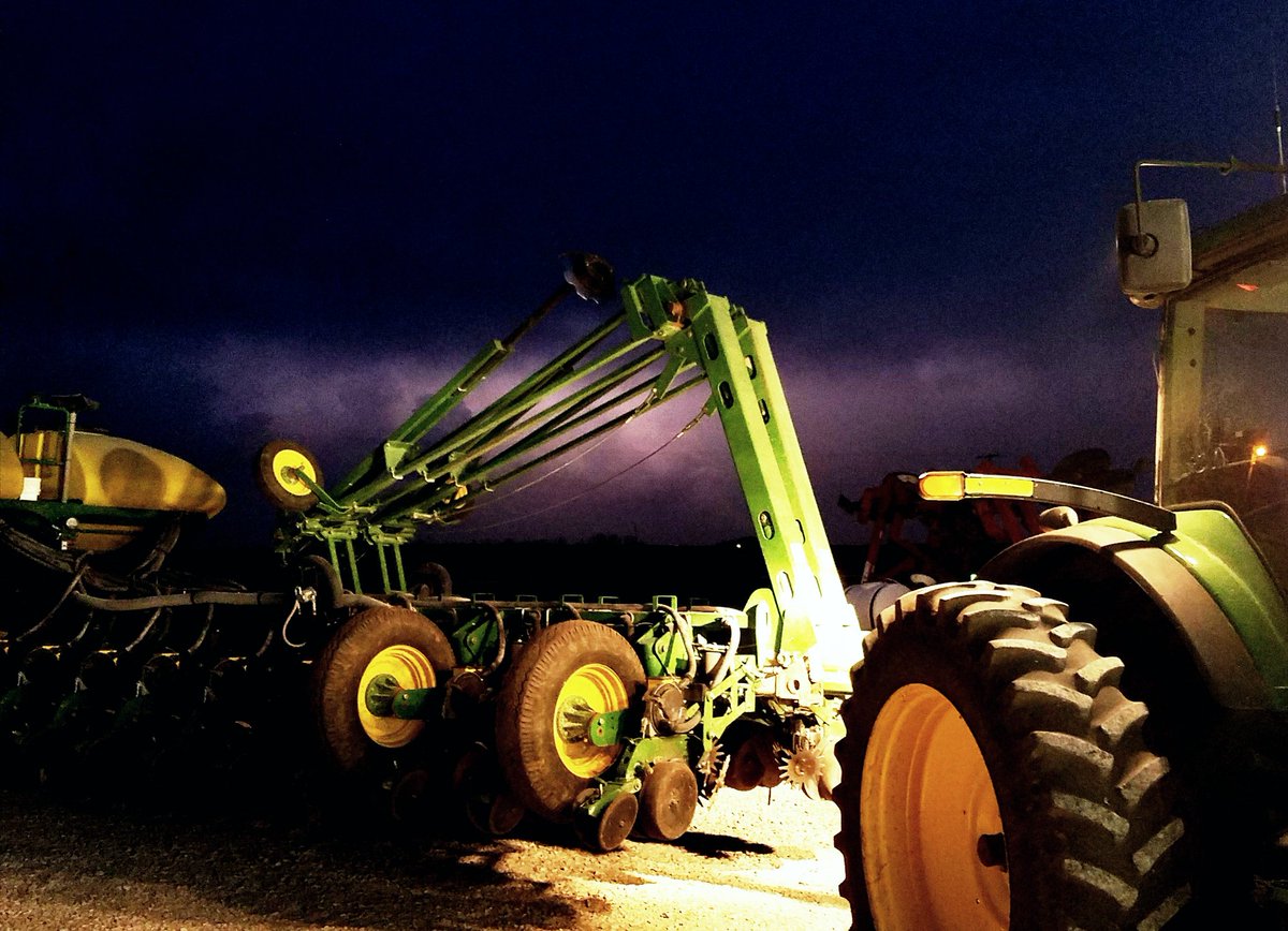 Calling it a night as storms roll in from the south. #plantwyffels on hold another day.