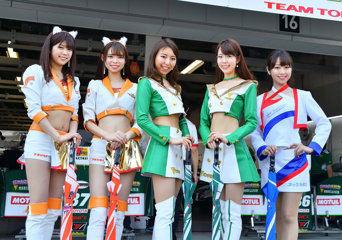 e_yuusaku's tweet photo. 素敵なモデルさんシリーズ

ＳＦ開幕戦にて。それにしても
このペアの美脚には正直参ります。
照れていつも手ぶれです。
車両も手ぶれ（笑）。

#北川瑛里奈 @erinyamu_616 
#村上麻莉奈 @murakamimarina
 
#レースクイーン #スーパーフォーミュラ 
#モデル #被写体 #写真
#笑顔が素敵 #神対応 ＃美脚 https://t.co/sb9aJ4aqcn