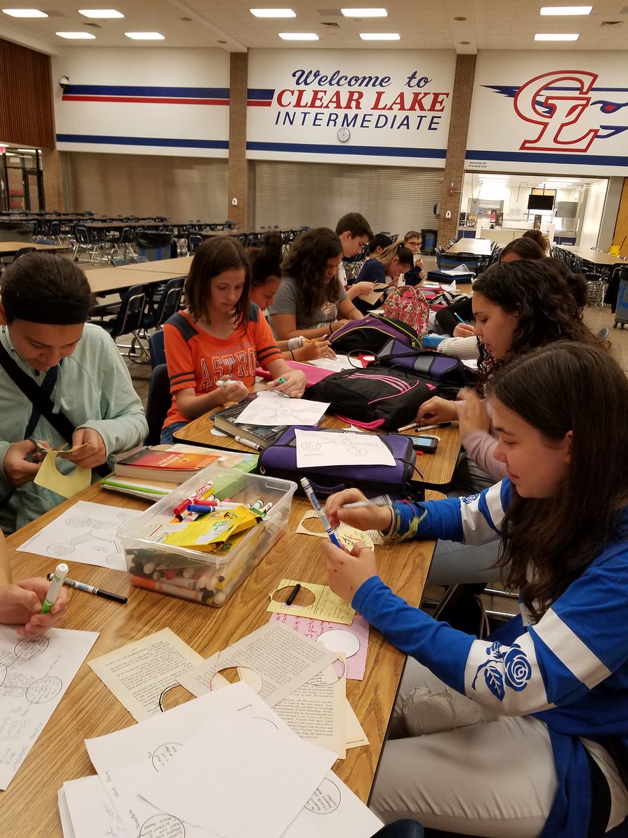 msimms514's tweet photo. What do you do when the library is being used? Take the show on the road! Making character analysis buttons with Ms.Ruby's 7th grade Pre-ap ELA classes. Yay for collaboration &amp; a cart with wheels. @CLI_Eagles @CCISDLibrary #ccisdlibraries https://t.co/f258xJ3XBz
