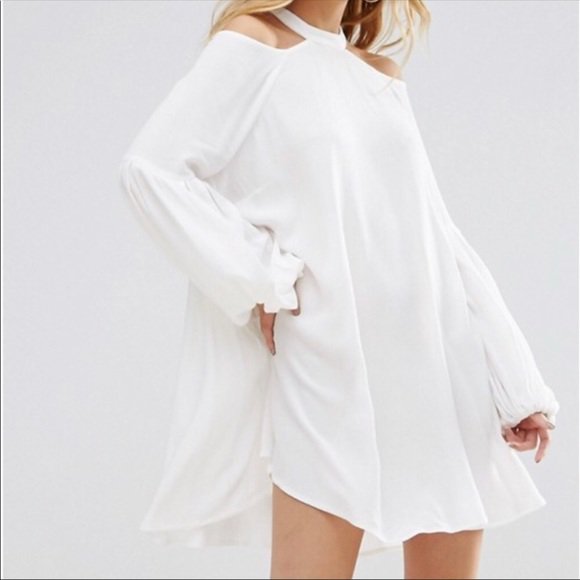 PinupBrooches's tweet photo. So good I had to share! Check out all the items I'm loving on @Poshmarkapp from @RebelGirlCass #poshmark #fashion #style #shopmycloset #toryburch #freepeople: https://t.co/0kW9GoWG59 https://t.co/USWrTP6if4
