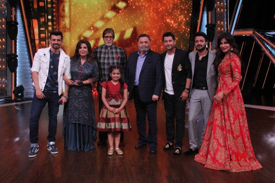 SrBachchanclub's tweet photo. T 109 - Pics, This weekend watch @SrBachchan sir and @chintskap with @TheFarahKhan @IChitrangda #JaiBhanushali on #DIDLittleMaster
For #102NotOut promotion. We can't wait for the #DIDLittleMaster weekend !! You excited ?? #2DaysTo102NotOut 🔃 https://t.co/CeZDpLfK2y