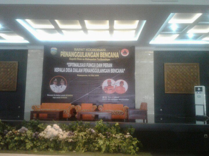 Undangan jam 8, jam segini belun ada tanda2 dimulai.. gmn inih teh <a href="/BPBDKab/">TRC-BPBD Kab.bekasi</a>.Tasikmalaya