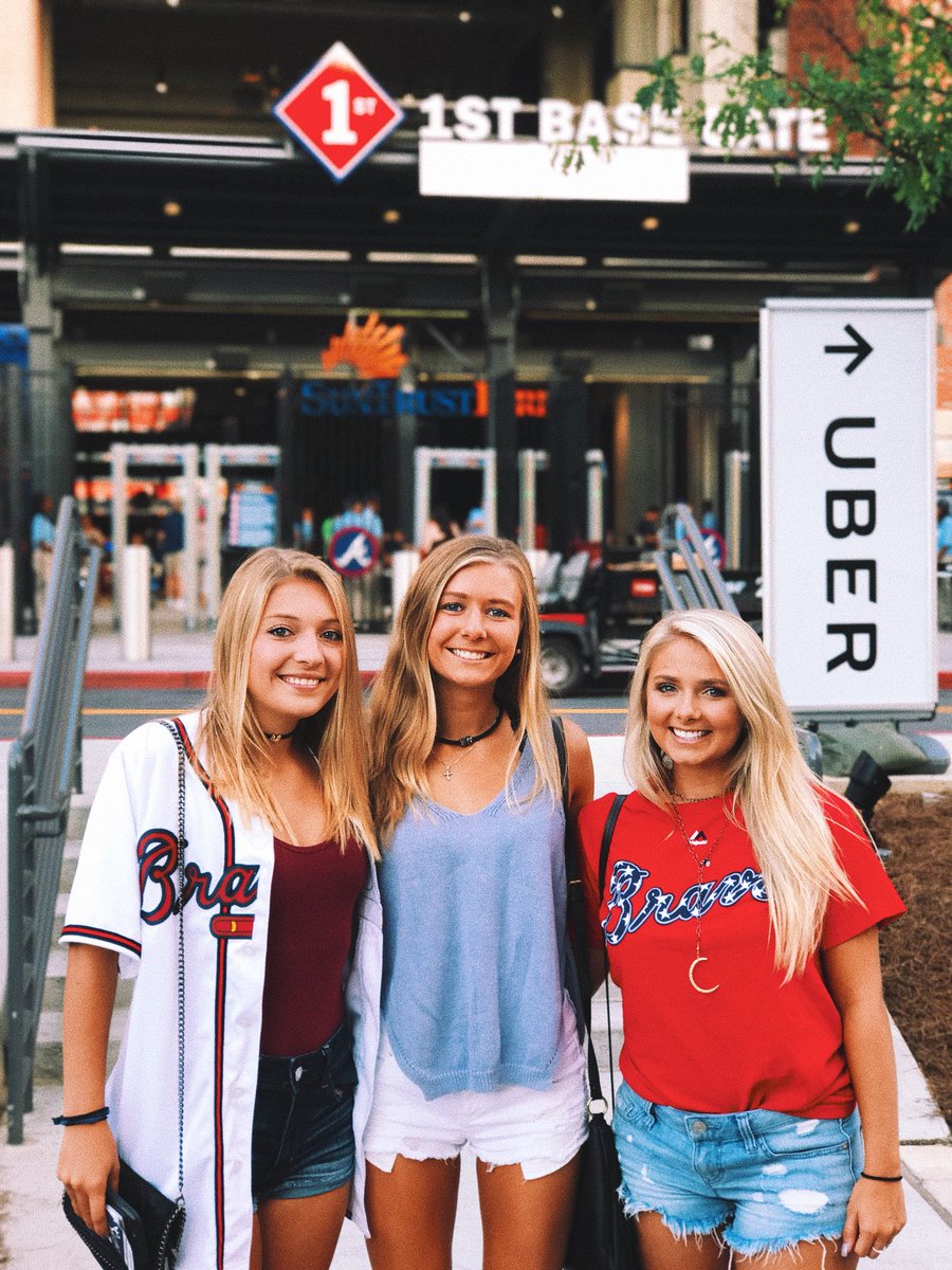 Sappy post: Smol appreciation tweet to these ladies! Thanks for the best sophomore year anyone could ever ask for! Yall are the best and I just love y’all so much 😭😭😭 ok goodbye #juniors #wut #going#to#cry