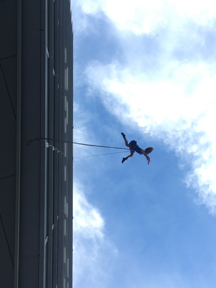 GetCuriousNow's tweet photo. Amelia Rudolph @bandaloopmama, artistic director of @bandalooping gives new meaning to #psychsafety! Metaphor for learning: Expert aerial dance depends expert rigging to create a #safecontainer and trust to work at the edge of comfort zone. @JCPalaganas @SSHorg @MedSimulation https://t.co/uCgH9lUee1