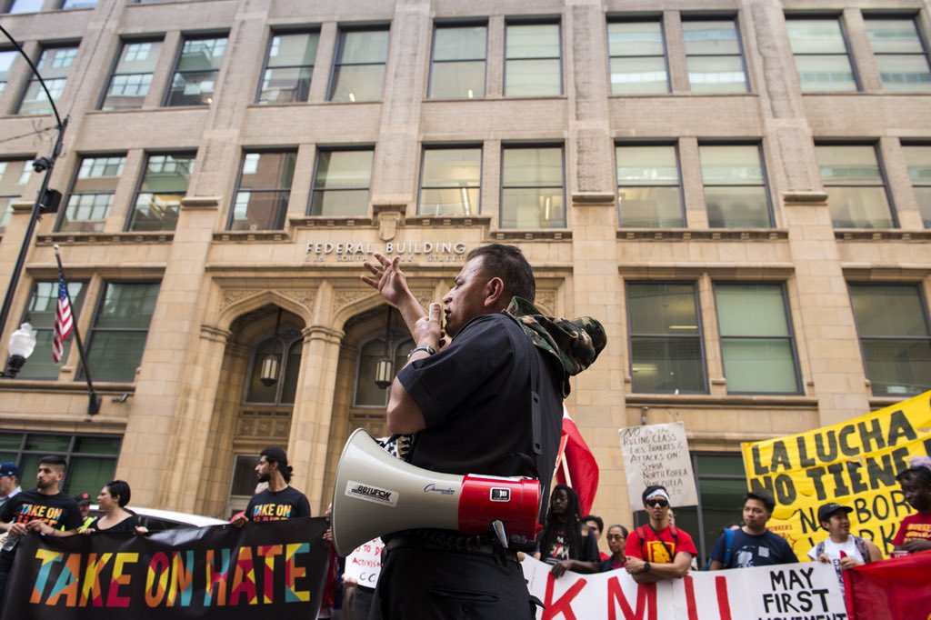 AGouletas's tweet photo. 5.1.18
#Maydaychi took it to the ICE
#mayday #MayDay2018 #InternationalWorkersDay
@wwpchicago @178kakapo @CDSA_HCWG @NAARPR @BYP_100 @AssataDaughters @BLMChi @chitaskforce @ChicagoReporter @MomsUnitedChi @ImmDefense @erinacorbett @brrnchi @CDRosa @People4Bernie @dreanyc123 https://t.co/WKOzAqq1CF