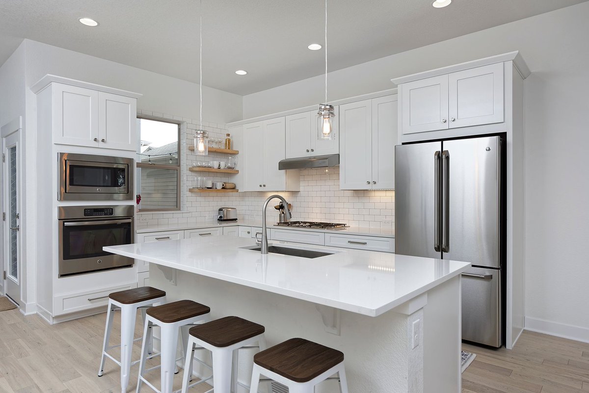 jpindenver's tweet photo. Coming soon! 4 bed + loft David Weekley home in Bluff Lake within the DPS school district. Over 2800 above grade sqft + unfinished basement.  Third-story outdoor deck and great location! Listed at $665k.

Check out the Matterport 3D Tour here:
https://t.co/u0wQlByETI https://t.co/YRfGW3lhr1