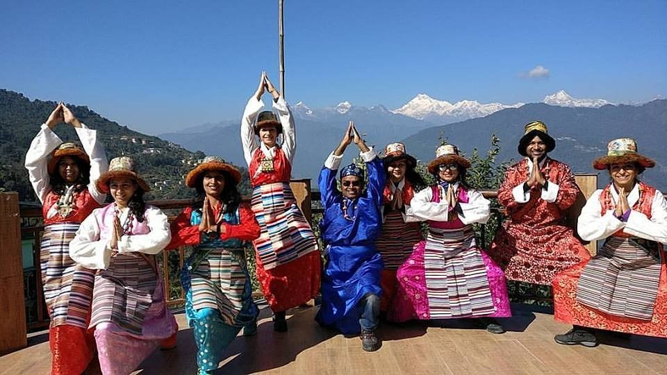 ManishPole's tweet photo. The best Travelers are those who have done the most Journeys inwards!
#lifeofayogi

This pic is from our #Yomaste #Yoga + #Travel retreat in Sikkim &amp; Darjeeling. This Aug, we're back in the Himalayas.... Ladakh ahoy! https://t.co/VjqFwCzQrm