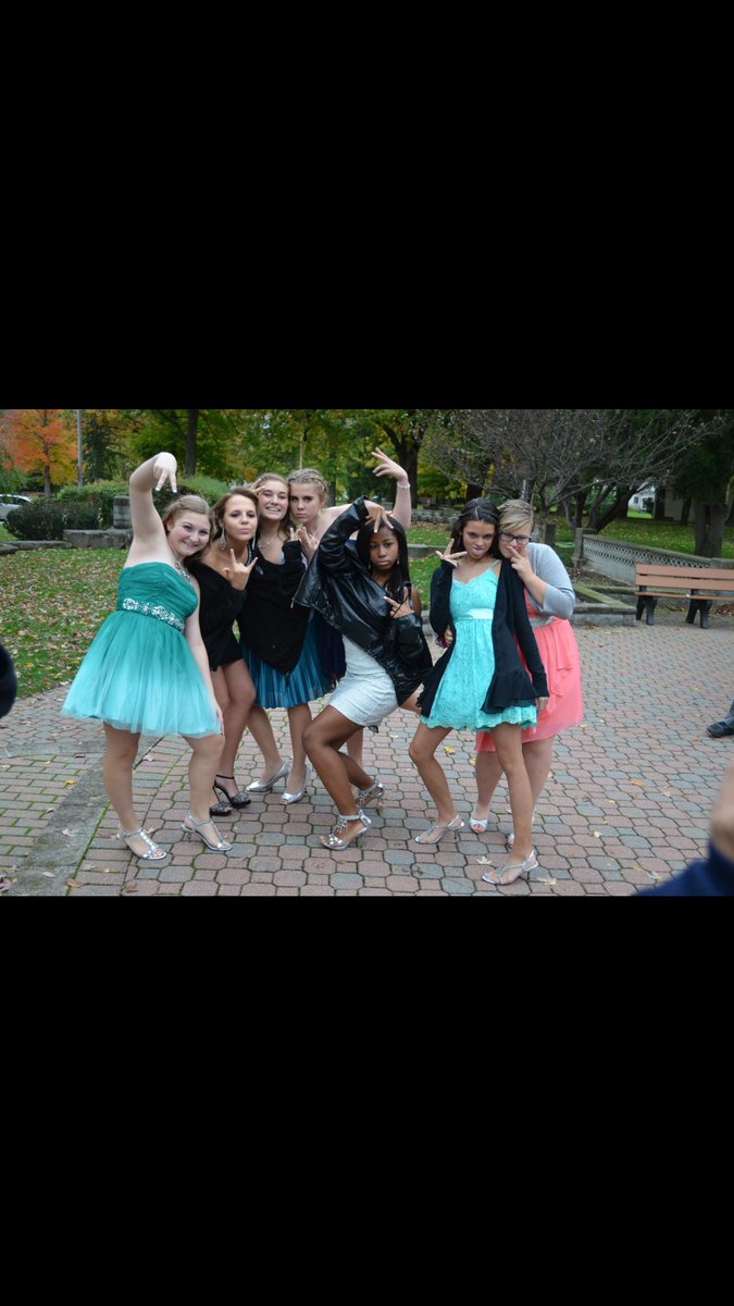 WHS181's tweet photo. 3️⃣ days until prom! https://t.co/iyIjf6FnbQ