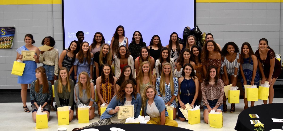 RHGirlsLacrosse's tweet photo. Lacrosse banquet 2018!! Congrats Seniors!! Good luck we will miss you all!! Go Wildcats!! @RHHSstein @DebiMcNeal @BayensMickey @lara_woodworth https://t.co/IrLCWiGqcJ