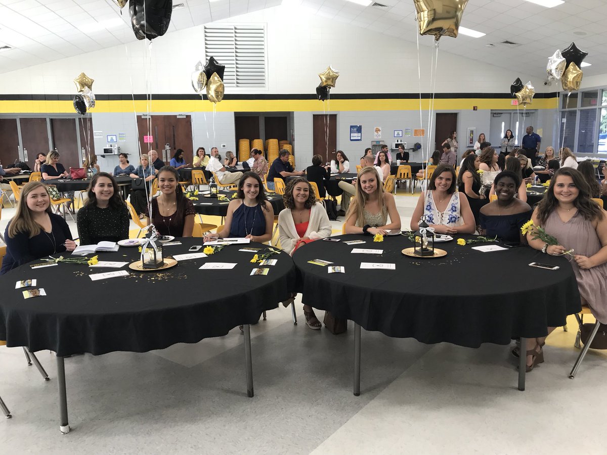 RHGirlsLacrosse's tweet photo. Lacrosse banquet 2018!! Congrats Seniors!! Good luck we will miss you all!! Go Wildcats!! @RHHSstein @DebiMcNeal @BayensMickey @lara_woodworth https://t.co/IrLCWiGqcJ