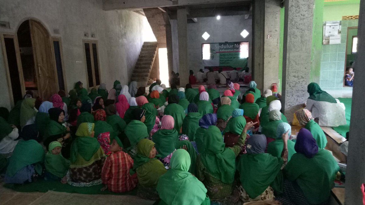 NgajiSedulur's tweet photo. Sedulur Ngaji
Yayasan Darul Muhtadyn Kel. Wungu Kec. Wungu Kab. Madiun
Kabeh Sedulur Kabeh Makmur
#SedulurNgaji https://t.co/BTJIRb3csM