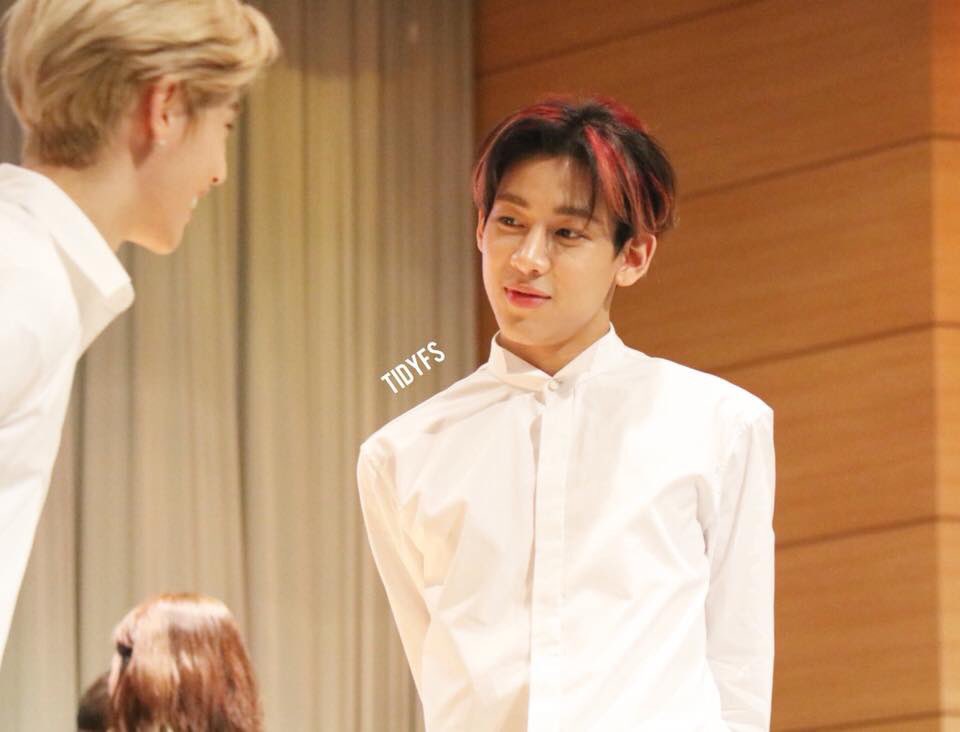 ang_mb's tweet photo. Happy birthday BamBam ขอให้มีความสุขมากๆน่ะ และน่ารักแบบนี้ตลอดไปน่ะ #BamBam#Markbam https://t.co/3P6T345Bbv