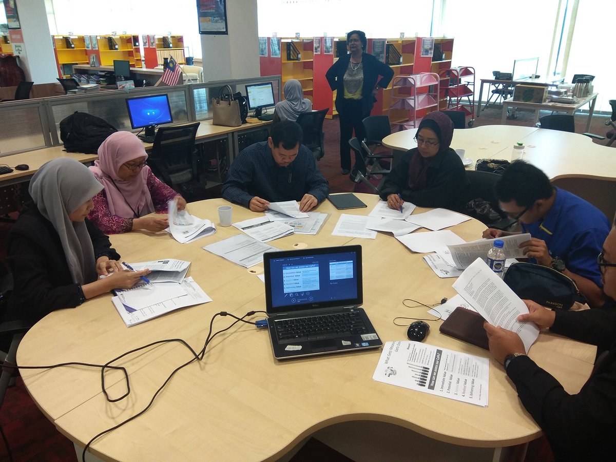 Bengkel CoP Health Check kini sdg berlangsung di Pusat Sumber <a href="/CREaTEJKR/">CREaTE</a>. Program anjuran Unit ECKM <a href="/JKRCPAB/">Caw. Perancangan Aset Bersepadu, JKR Malaysia</a> selama 2 hari ini dikendalikan oleh Pn Geeta Albert dr Knowledge Connections Sdn Bhd dan dihadiri oleh 20 orang pegawai dr 7 domain CoP <a href="/JKRMalaysia/">JKR Malaysia</a>.