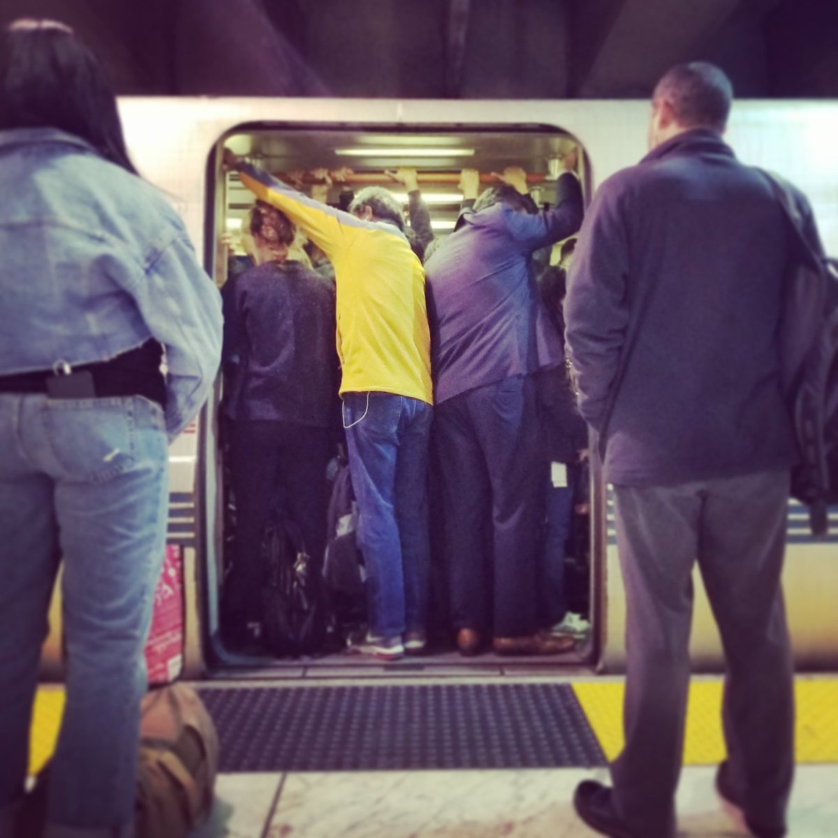 daphnerocha's tweet image. Nope, I&apos;m not a sardine. #notBARTable #BART #siliconvalleyproblems😫