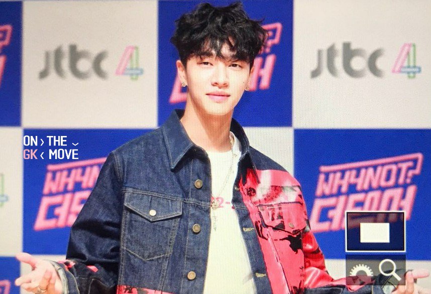 DcKVytvU8As2VAl.jpg:large