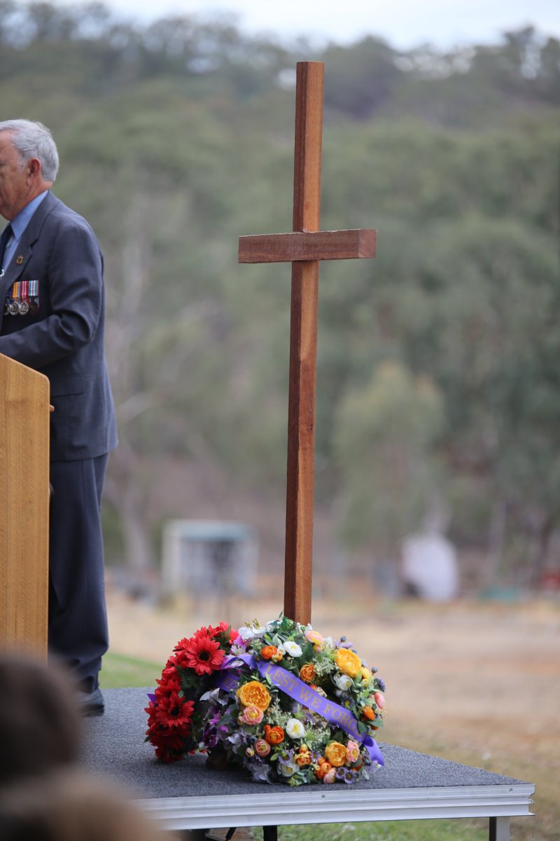 calrossy's tweet photo. Laying of wreaths @calrossy whole school #ANZACdayservice today. #Tamworthnsw #Calrossy #school #respect https://t.co/j5CmZbVmZi