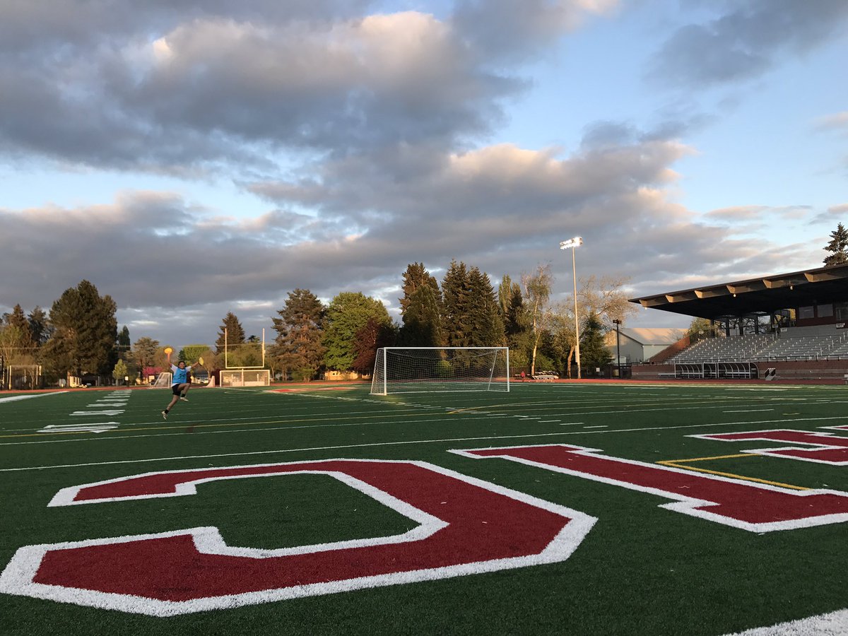 pacificuws's tweet photo. Beautiful day for some soccer #GoBoxers https://t.co/c7UeRvH42l