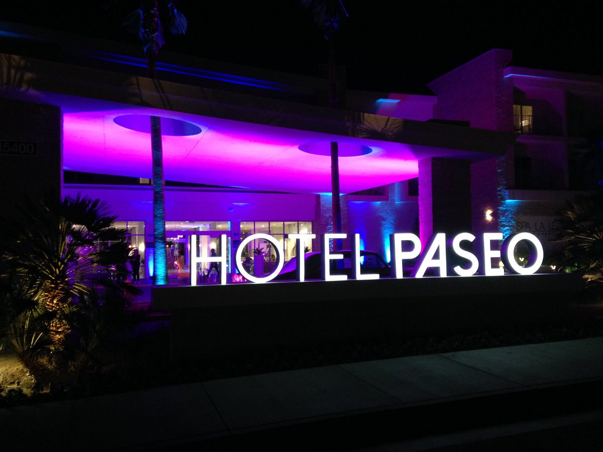 Desertbest's tweet photo. Effervescent dreams... And a 24 Karat Gold Drench... What is it? Discover @autographhotels @HotelPaseo in the heart of the El Paseo shopping district... https://t.co/58gF8hrNex