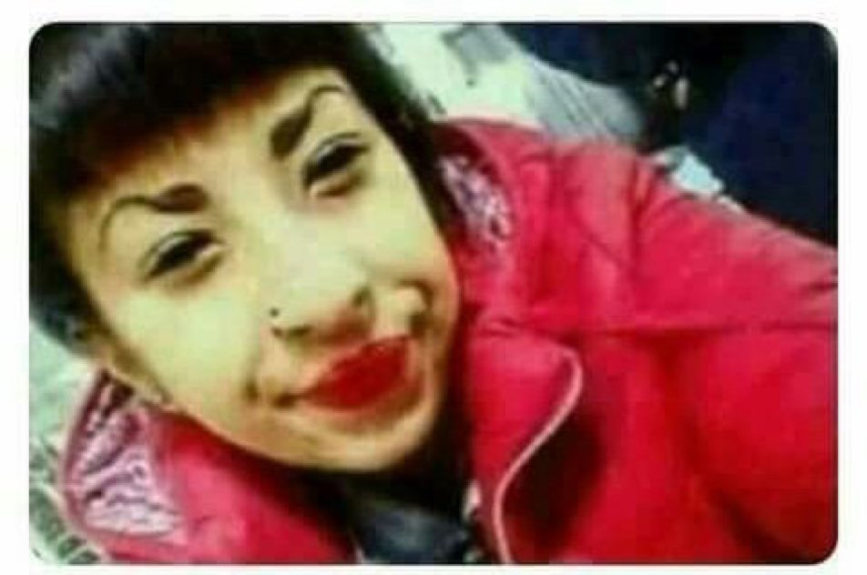 srbinggg's tweet photo. -Donde conseguiste la mascara de la casa de papel?
-Que mascara? https://t.co/K3Is5gXkQv