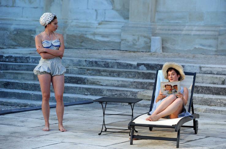 franceculture's tweet photo. Lorsque nos pensées tournent en rond, que la réflexion traditionnelle, mentale, cérébrale, nous a apporté ce qu’elle pouvait nous apporter, il faut emprunter une autre voix. Par exemple, réfléchir avec notre corps, comme nous apprend à faire la méditation. https://t.co/m6yGUq85SU https://t.co/VOPsPASsOi