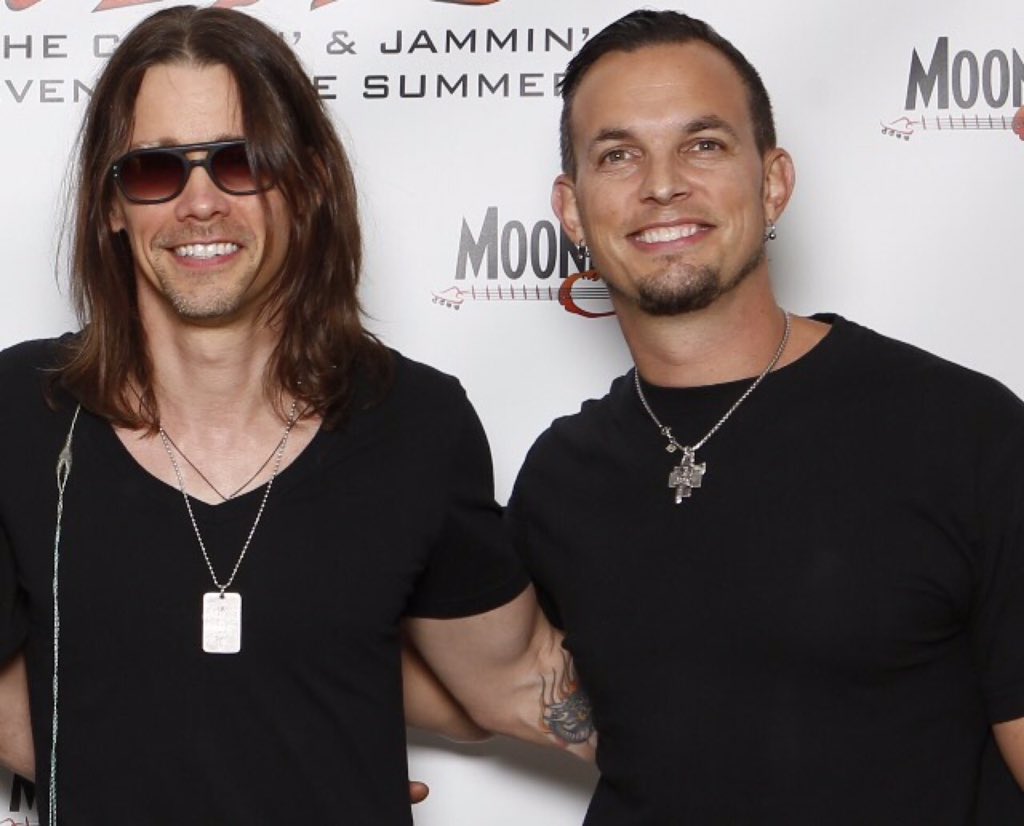 AlterBridge_Fam's tweet photo. Goodnight @alterbridge Family!!! Sleep well and sweet dreams everyone!!! https://t.co/CCMKeJk9Rm
