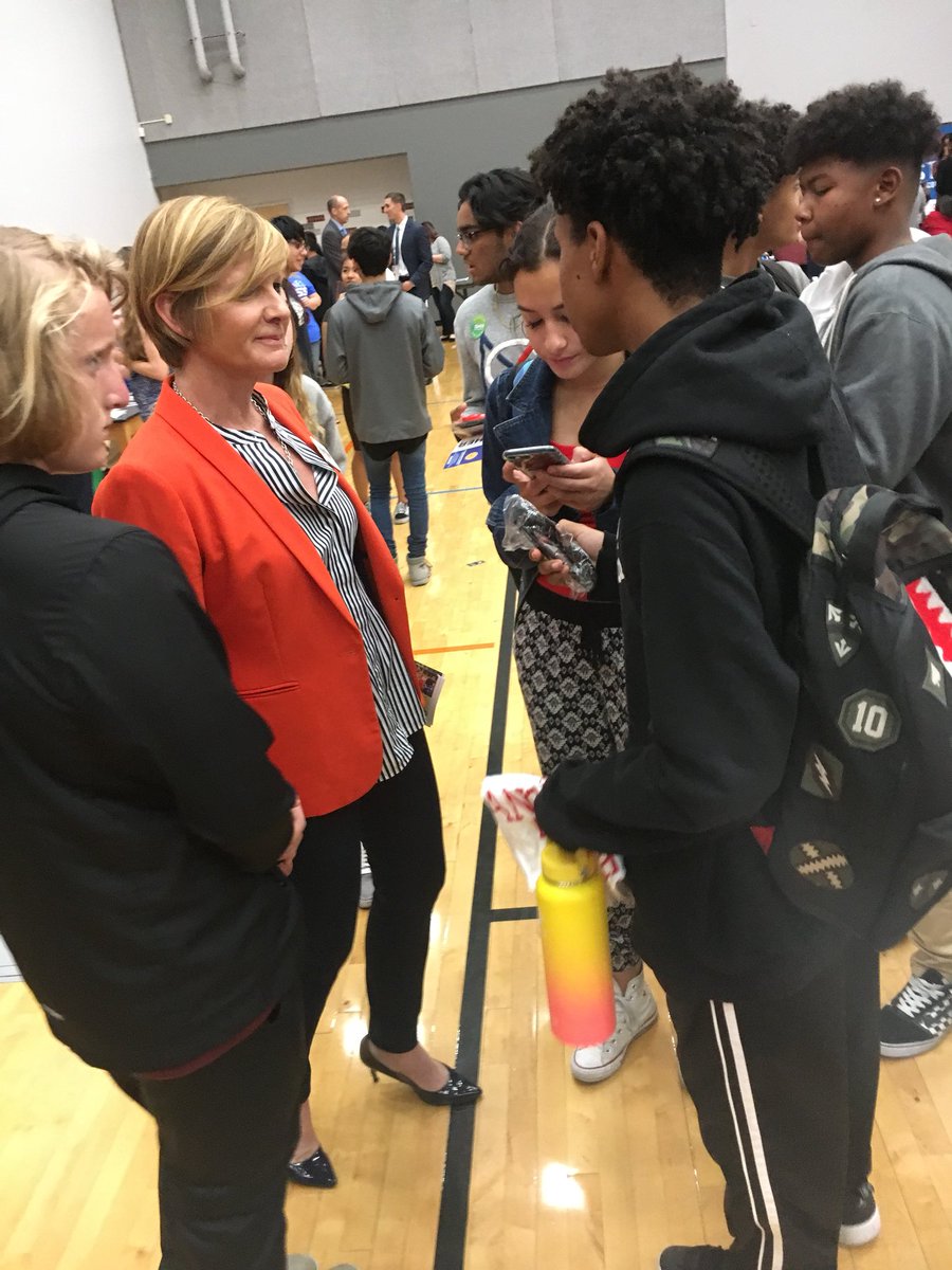 SusieLeeNV's tweet photo. Also had the opportunity to speak w/ students at @swctacommunity’s #SWCTACandidateNight tonight during a busy evening on the trail. Inspiring to see so many young people getting involved. #NV03 https://t.co/JcazjFvis5