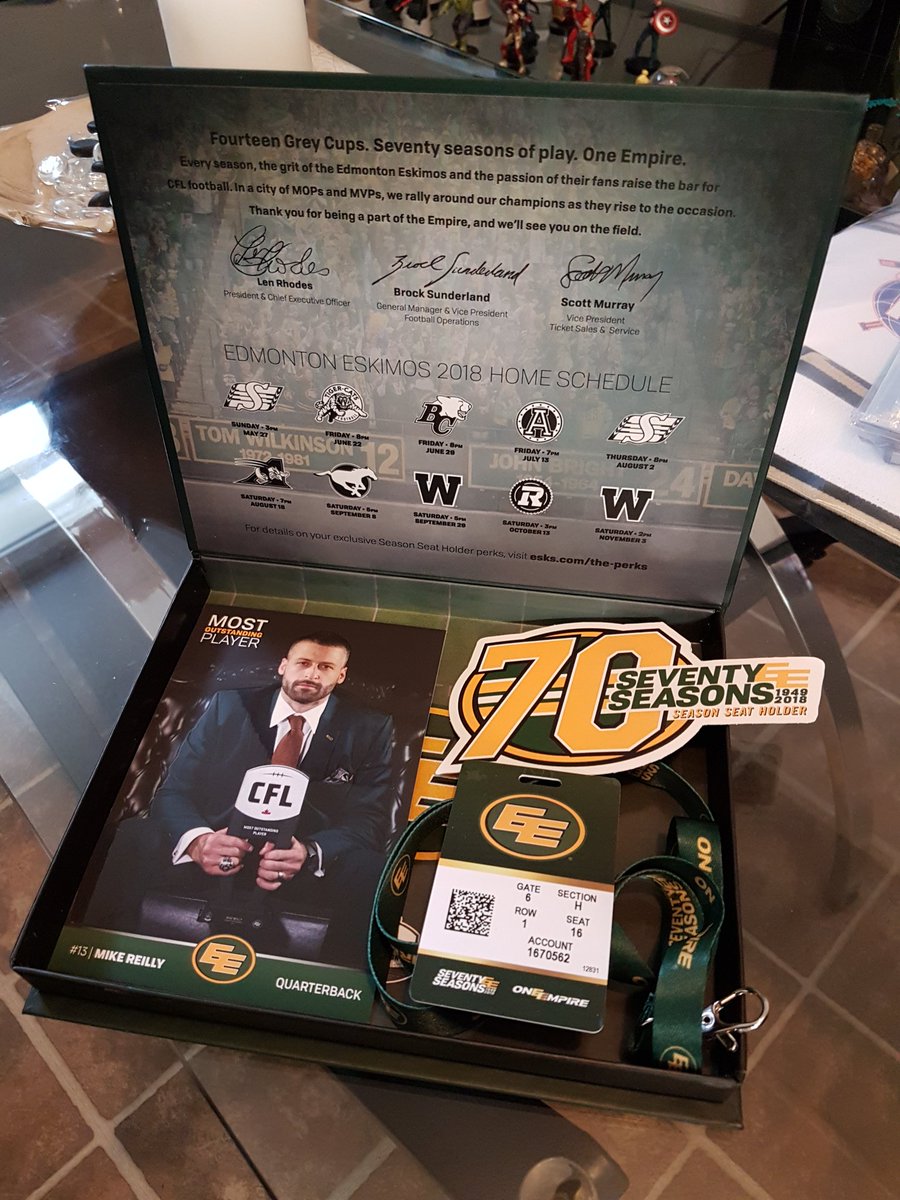 tigist87tigi's tweet photo. Package arrived! 25 Days till kickoff🏈👟 @EdmontonEsks #25moresleeps #cfl #happygirl #cflgirl #girlswholovessports #girlswholovesfootball #lifeofacflgirl #lifeofafootballfan #seasonseatholder #sectionH #soexcited #greenandgold #oneEmpire #itsalreadymay #isitjuneyet?😊😍🏈💚💛 https://t.co/SYxQuO6nb2