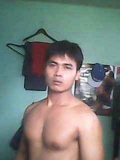 MightyKing23's tweet photo. RT para makita nyo video nyang naliligo. Ang sarap nya promise. At tumatanggap sya ng booking. #sekyu #sarapngpinoy #pinoydaddy https://t.co/gLhJgj2Xiy