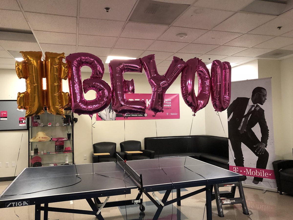 lalaleeloo's tweet image. Such an amazing and inspirational day today! AZ&apos;s D&amp;amp;I chapter hosted our first event #beyou #ihavethebestteam @CHI_KarinaP @TMOHeatherW @ChristenPiccola @eddienavarrete @sdmwrestle @WLNtmobile