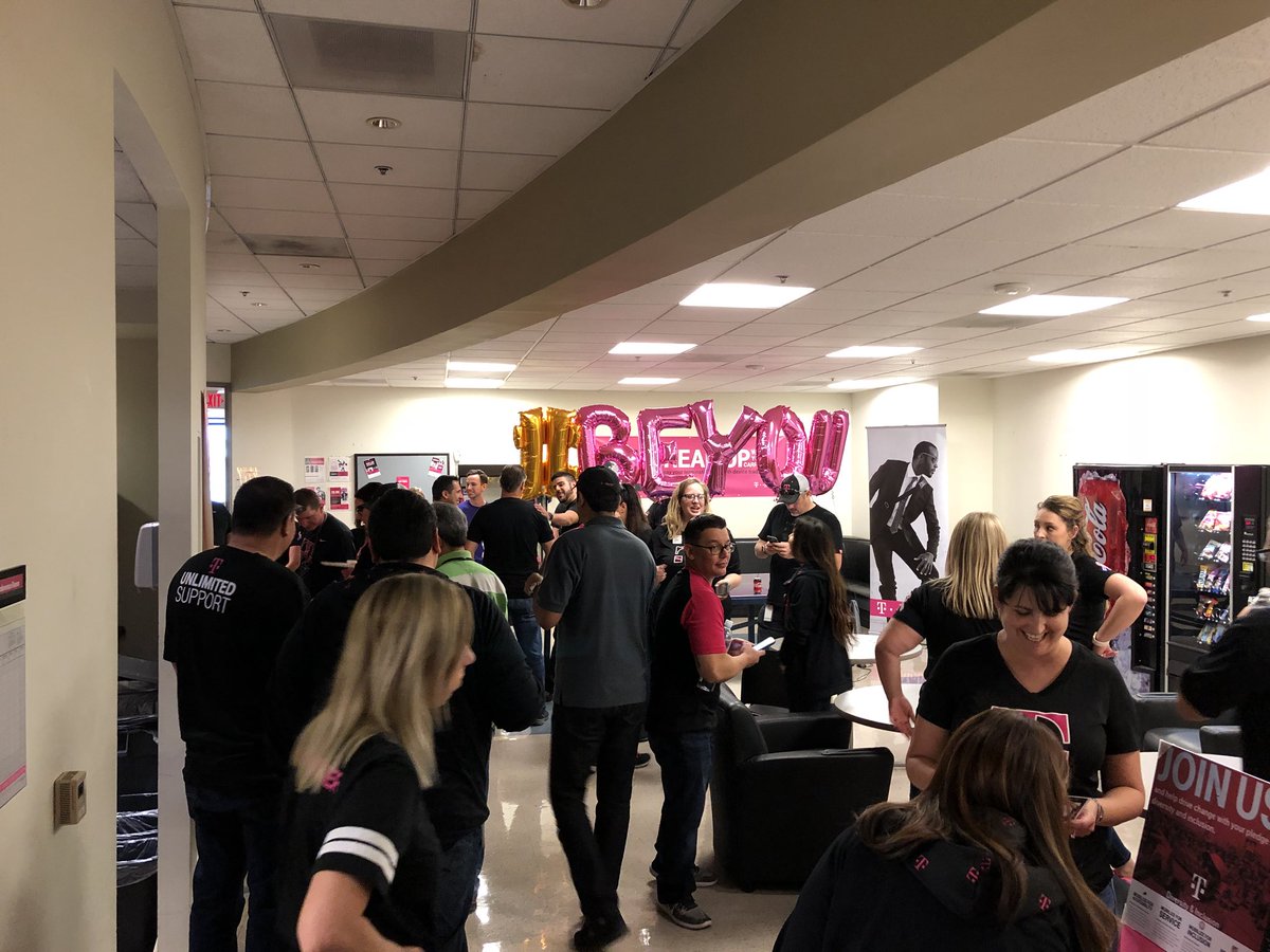 lalaleeloo's tweet image. Such an amazing and inspirational day today! AZ&apos;s D&amp;amp;I chapter hosted our first event #beyou #ihavethebestteam @CHI_KarinaP @TMOHeatherW @ChristenPiccola @eddienavarrete @sdmwrestle @WLNtmobile