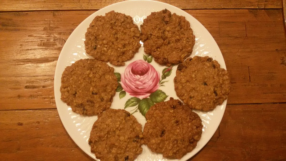12 mei gaat de theetuin weer open. We hebben nu ook een heerlijke mueslikoek. Uiteraard zelf gebakken.