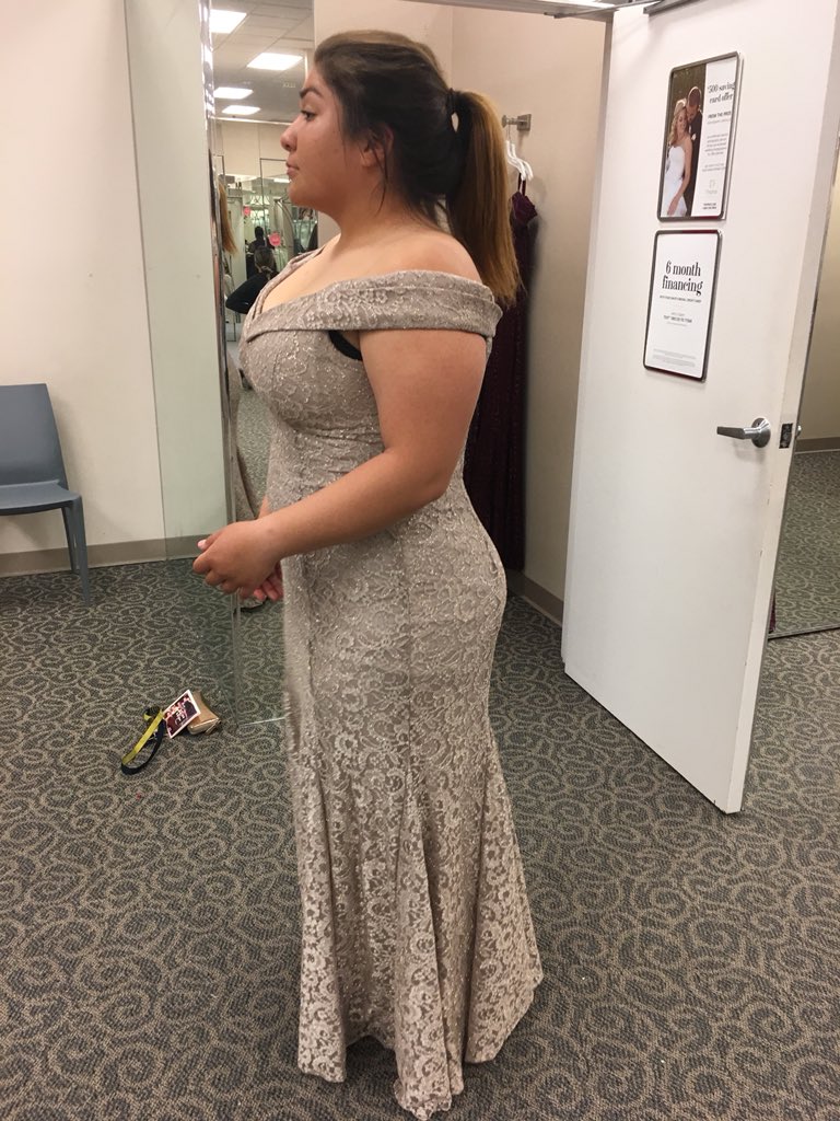 DMRX03's tweet photo. You would think since Prom is 18 days away that thz lil bratt would make up her mind!!!! At least we both agree on the sweater! #PromNightmares #MslilDiva #GottabHerWay #DefinitelyMyDaughter #Senior 😣🤦🏻♀️👠💃🏼 https://t.co/eT6kT92RQK