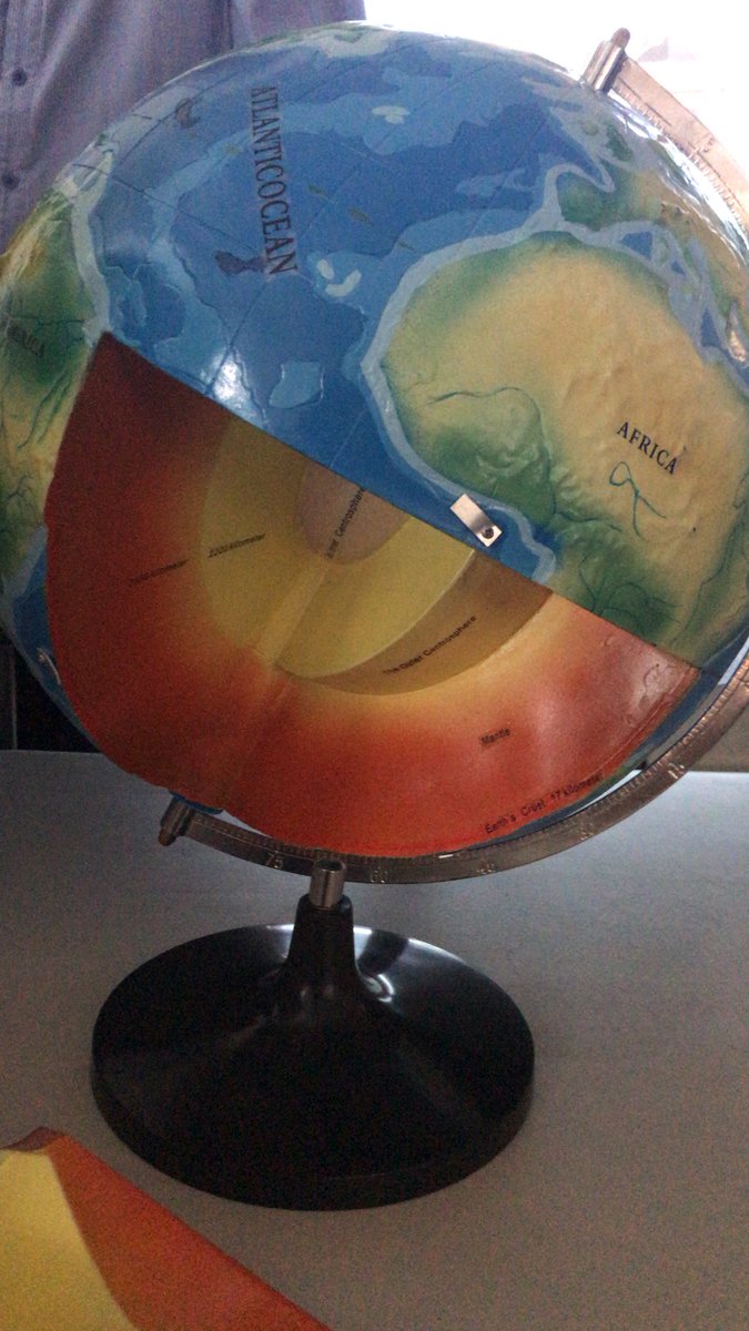 Creating constellations today! Great activities for young scientists 🌏✨ #acuedu_p #solarsystem #southerncross