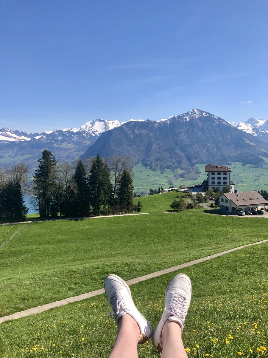 lbdkloma's tweet photo. [SUISSE] On a tellement hâte de vous partager nos photos de la Suisse. On est allés explorer la région de Lucerne et c’était canon 😍🏔🇨🇭 https://t.co/4o9G9xXhHX