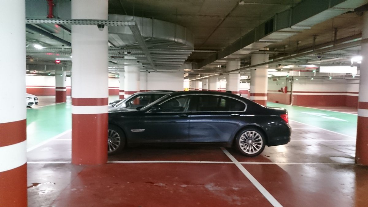 vouxers's tweet photo. Ahí va el primero @RadioVigo

🚘

#YoHeVistoElJetaparking en el @ccalaxe de Vigo

#jetaparking

1/2 https://t.co/AeLF0eqfTO