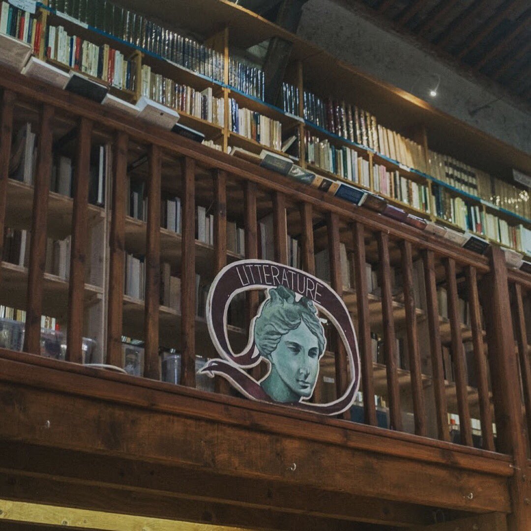 midinettes_cie's tweet photo. Sur le blog on vous parle de la librairie ancienne du #Somail : Le Trouve Tout du Livre 📚📖 et où se balader le long du #CanalDuMidi 👀 

—> https://t.co/cA7Vi6V28O https://t.co/PufAtS1EP0