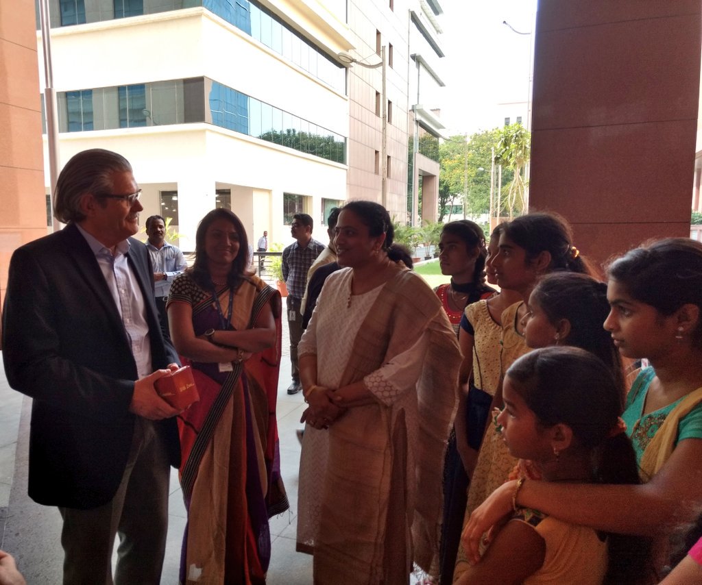 AchantaMamatha's tweet photo. 25 cycles have been given to our amazing girls from Rural Warangal. This was possible only due to the consistent support from Hexagon MNC. More power to these girls! @ClaudioSimaoUK, it was a pleasure meeting you, Sir. https://t.co/iAYGHioxJx