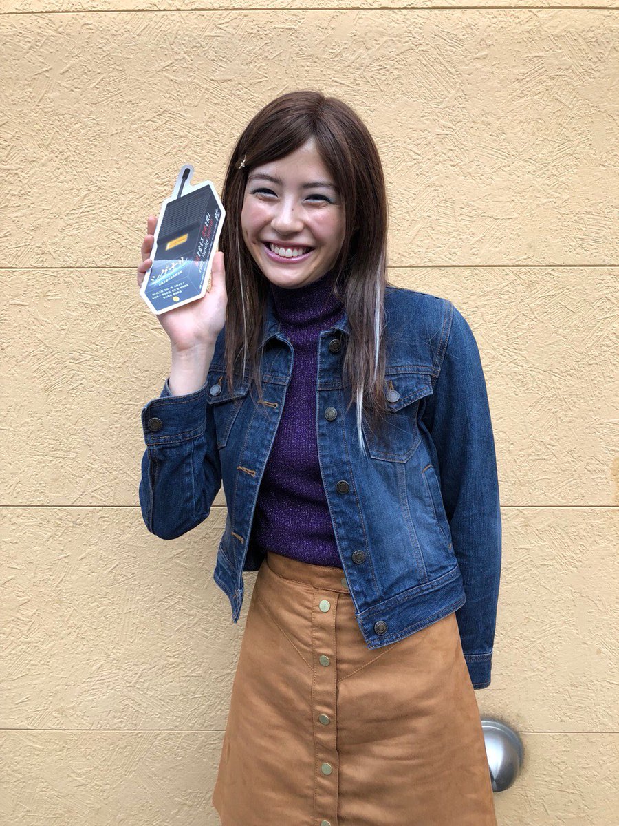 シグナル 長期未解決事件捜査班 公式 昨日のイベントでは 来場者の皆さんに番組特製 無線機ステッカー をプレゼント 出演者の皆さんには 撮影現場でこのステッカーを持っていただいているんです これから少しずつ紹介していきますね まずは みどり シグナル 長期未解決事件捜査班 公式 昨日のイベントでは 来場者の皆さんに番組特製 無線機ステッカー をプレゼント 出演者の皆さんには 撮影現場でこのステッカーを持っていただいているんです これから少しずつ紹介していきますね まずは みどり