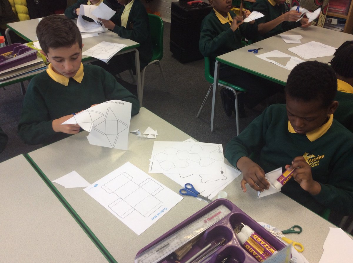 KenderWilson's tweet photo. In maths, we have been discussing, exploring and creating nets of 3D shapes. https://t.co/NUG3l9xye9