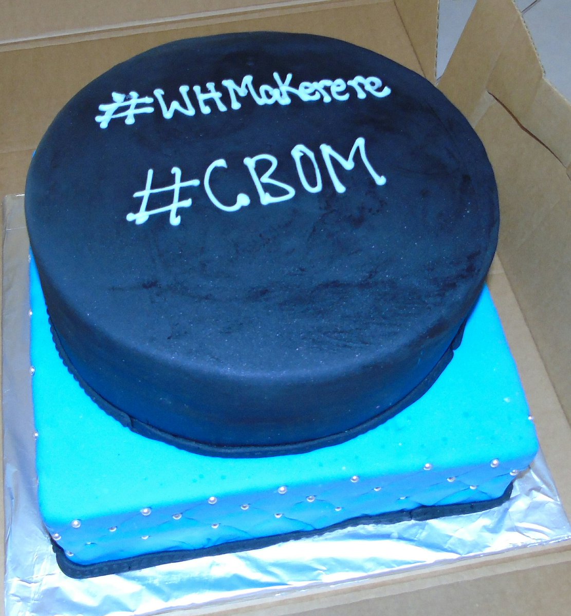 BlessedIvan's tweet photo. Cake!!!!!!! #WHMakerere #Tulumbe4eva #CBOM #EmeraldHotel #EverySunday #10am @Precious_Babra @PTurizeye @napoleoneric2 @zoe_tricia https://t.co/8HtQXC1VHf