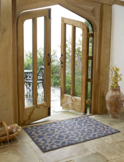 The_RHS's tweet photo. Today’s #NGW Twitter competition is with @turtle_mat and we’re giving two lucky winners the chance to win a Botanica runner! Simply RT and follow us both to enter. We will pick two winners at 5pm https://t.co/jFiAJLmyfH
