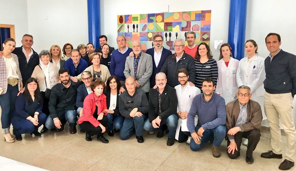 FdezParejo's tweet photo. Aprendiendo de grandes currantes #Placeat #Plasencia Centro de integración Social #Cispla. Visita hoy con nuestro Presidente JA.Monago. Muchas gracias @placeat por su cariño y amabilidad! @rutasocialpp https://t.co/4D1fEtaVGy