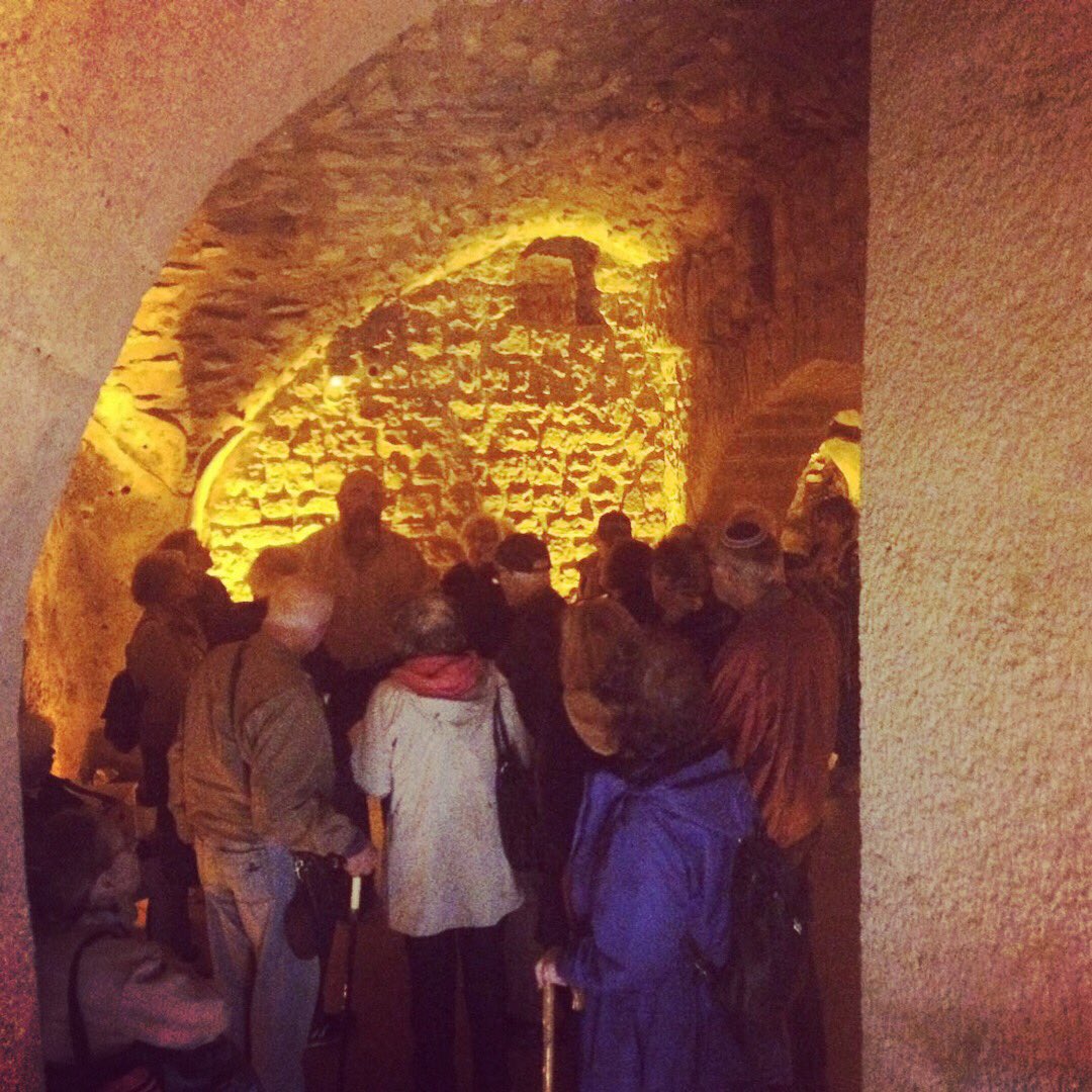 <a href="/IWCarchaeology/">IWCArchaeology</a> from <a href="/TelAvivUni/">Tel Aviv University</a> traipsed through the #WesternWall Tunnels. Fascinating subterranean space w/ancient stone arches, water pits &amp; #Hasmonean #aqueduct. Next lecture: May 8th! iwcarchaeology.com