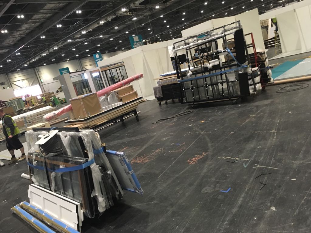 GovetteWindows's tweet photo. New exhibition stand being erected
@GDLive_UK  @SWA_info 
#SteelDoors #GrandDesigns #SteelWindows #Internalpartitions https://t.co/sDpVP5NhTI